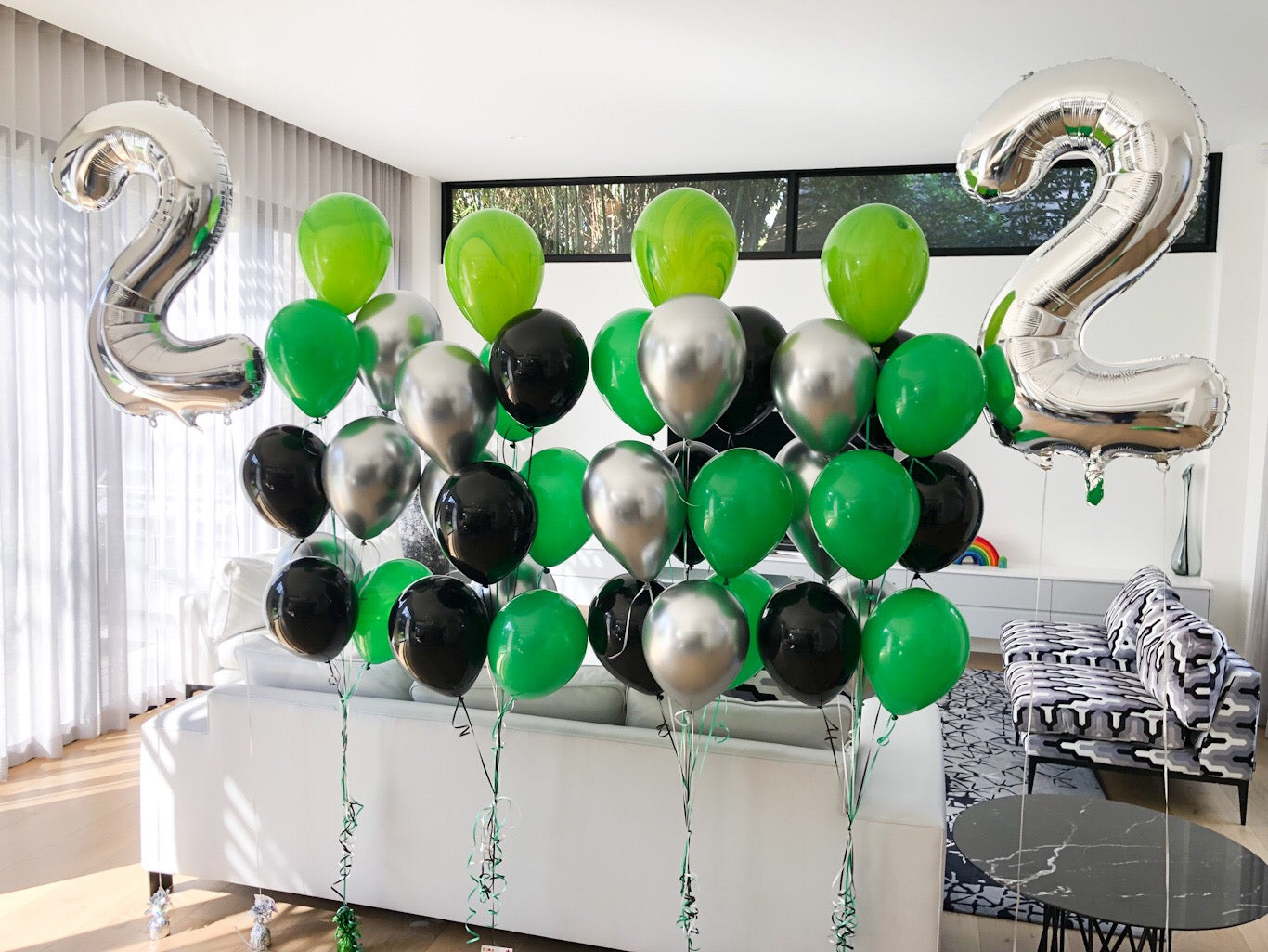2nd Foil Shape Balloon Bouquets Set Up