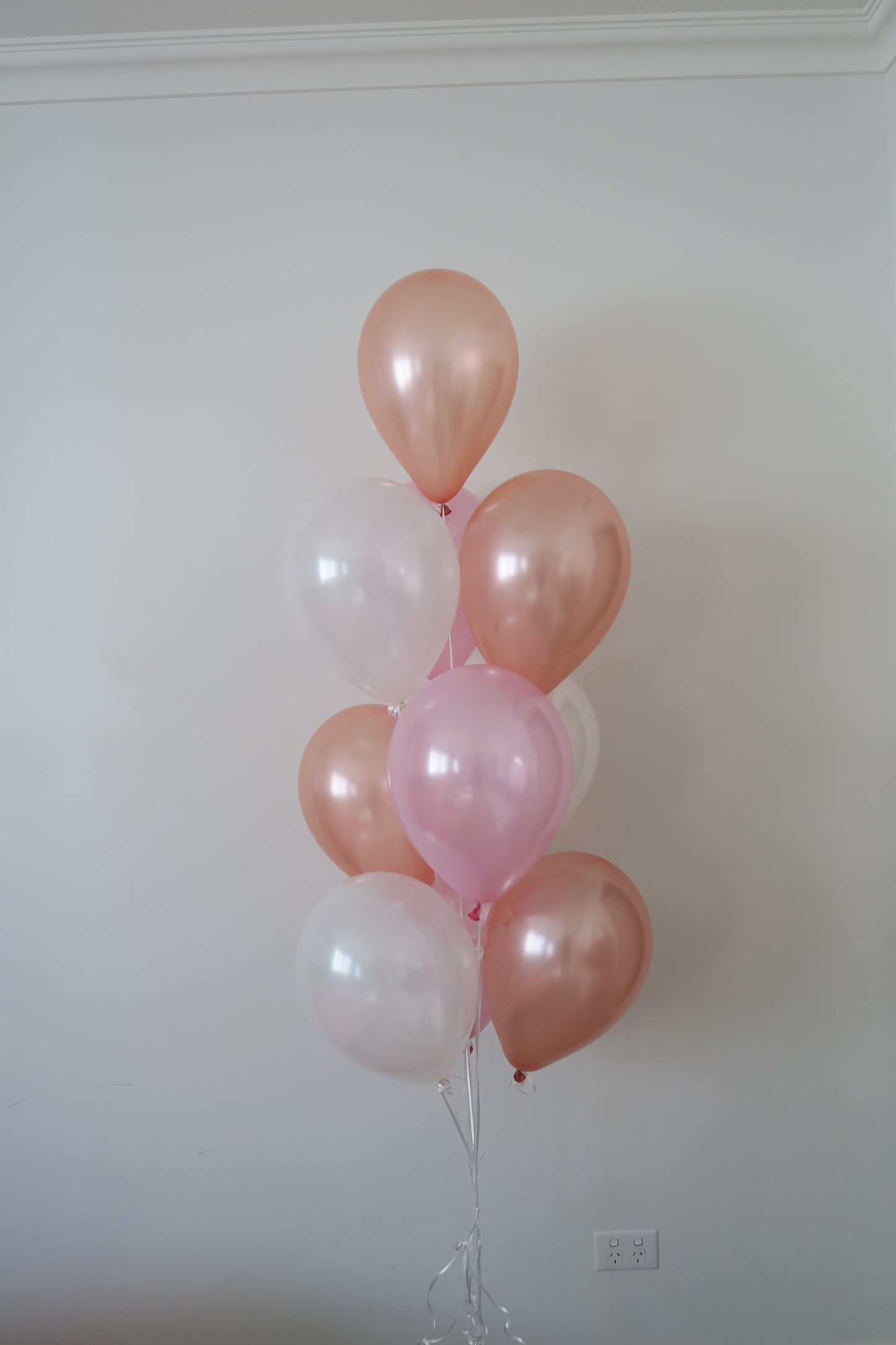 Orbz Rosegold with 9 latex helium balloon bouquet