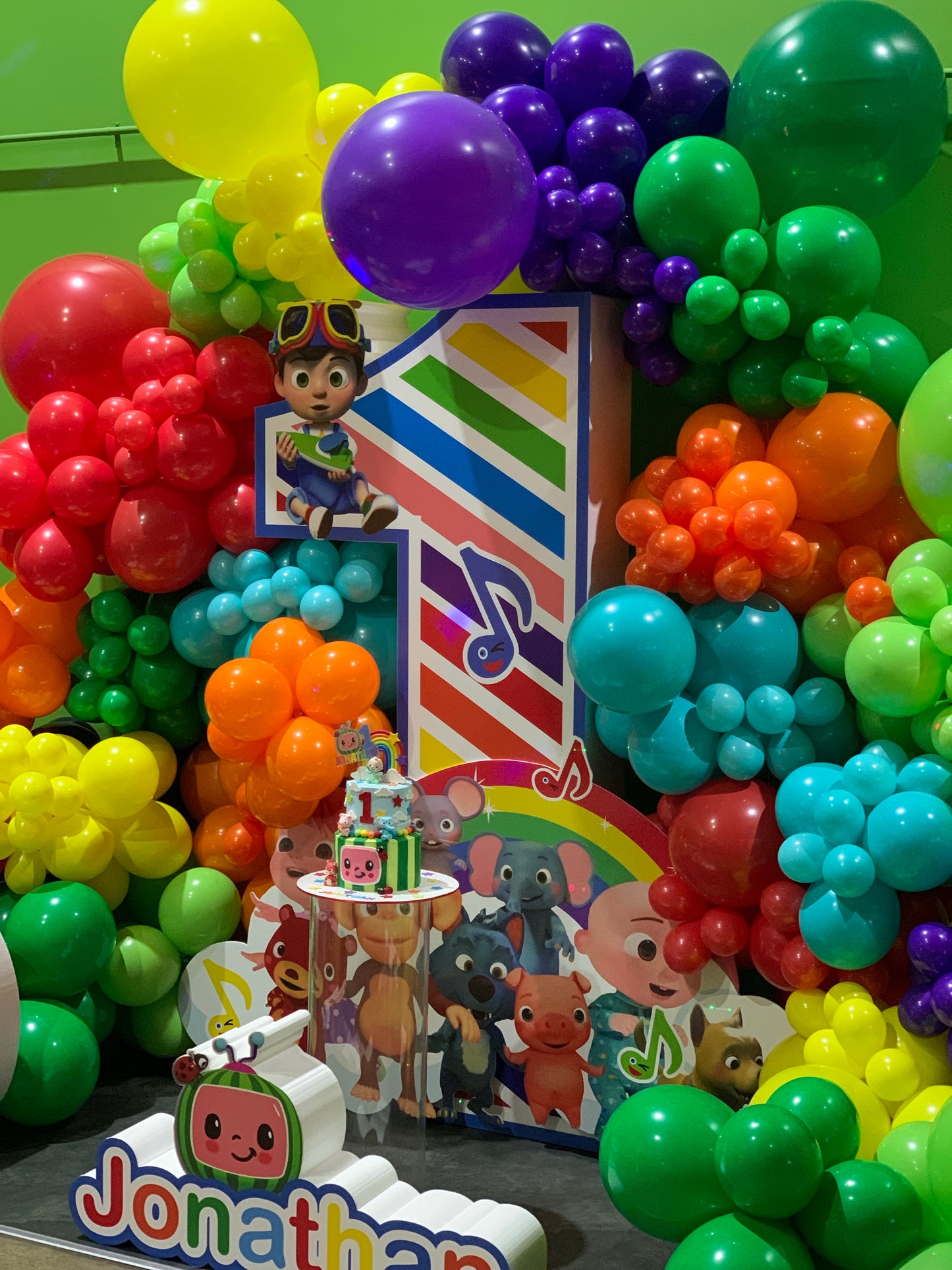 Cocomelon 1st Birthday Balloons Styling