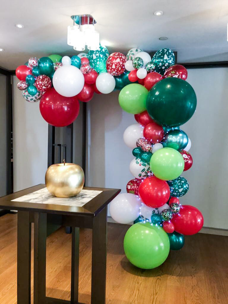 Organic Balloon Garland "Christmas Party"