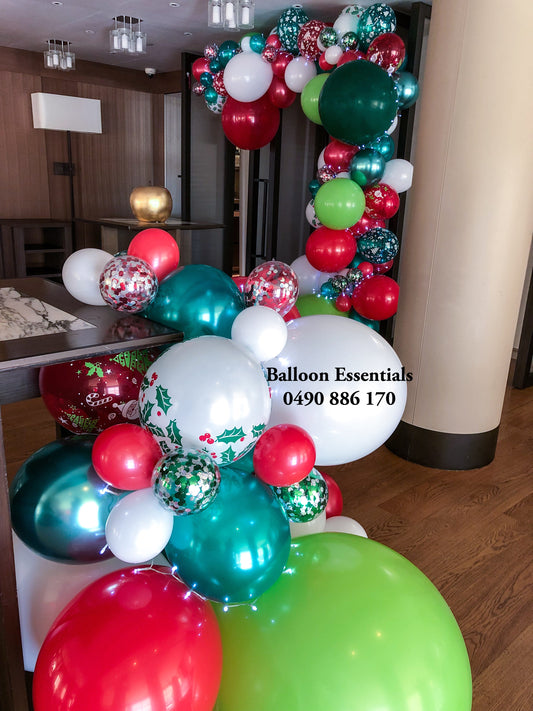 Organic Balloon Garland "Christmas Party"