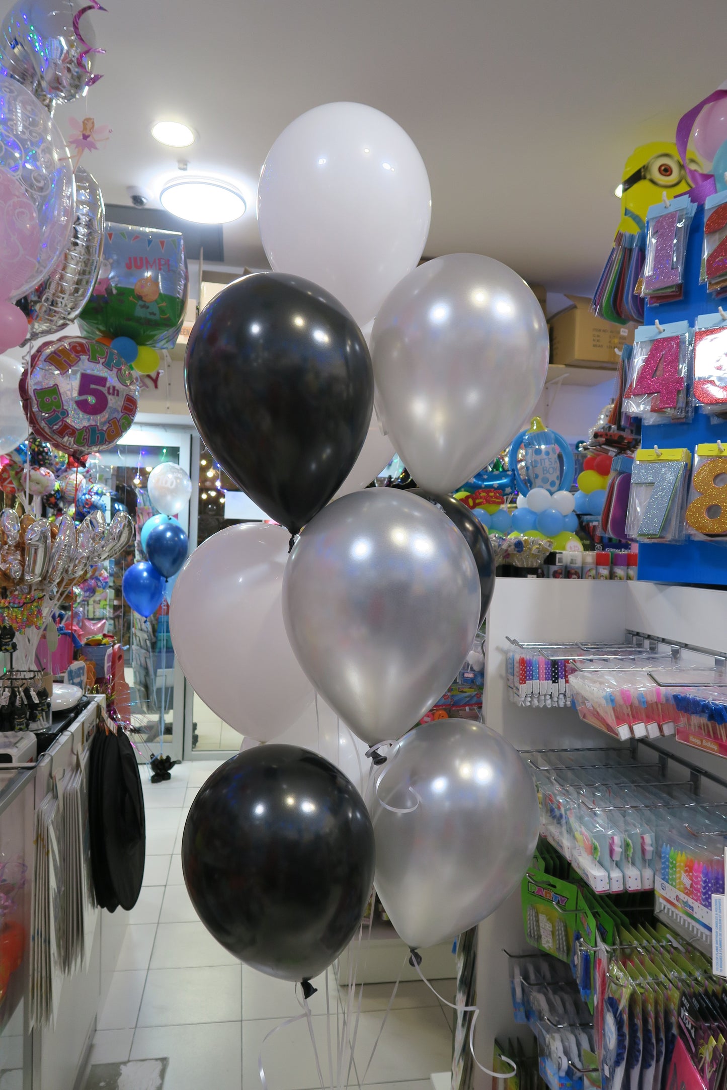 Starwars double bubble  and 9 Helium balloon Bouquet