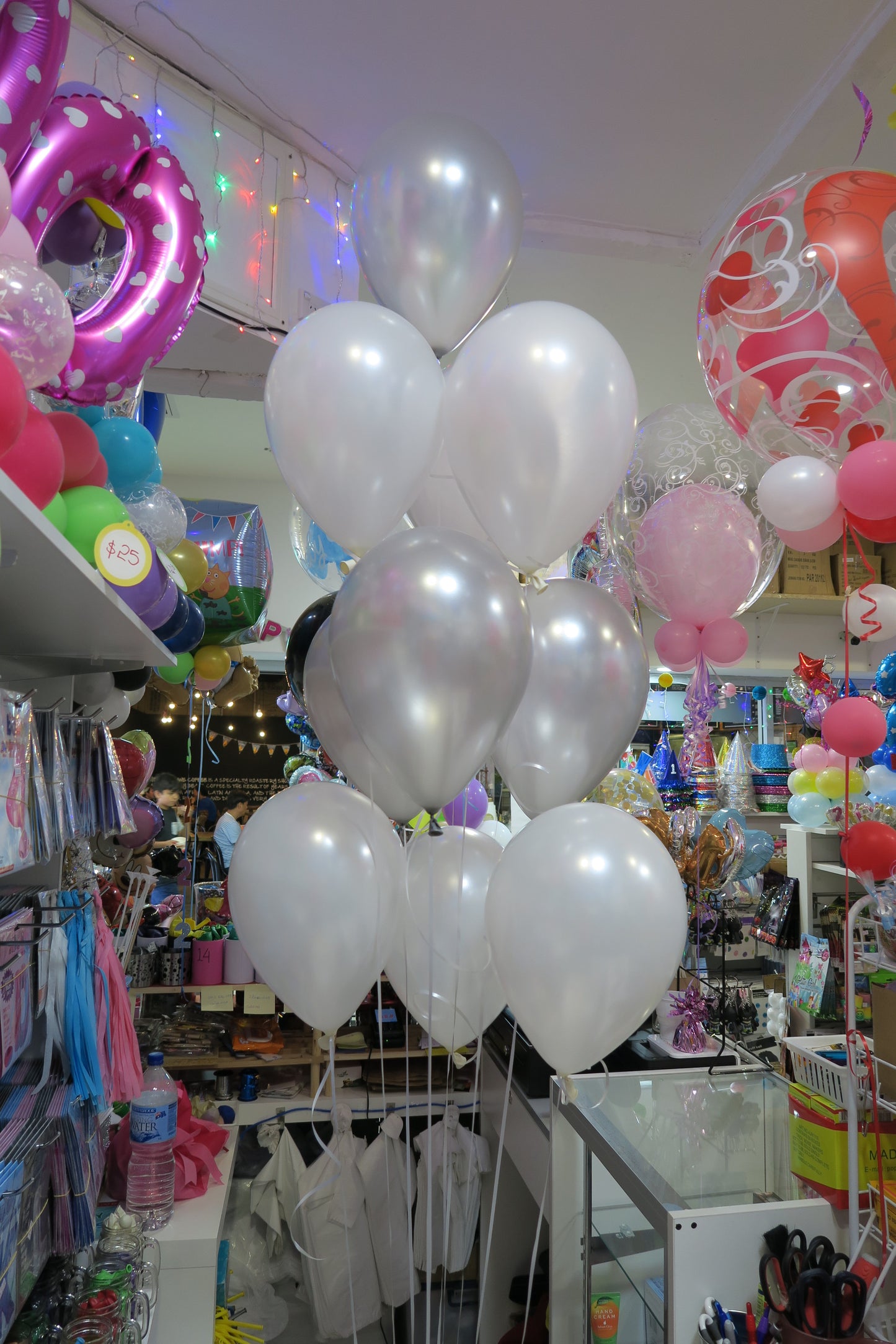 Starwars bubble balloon and 9 helium balloon  bouquet