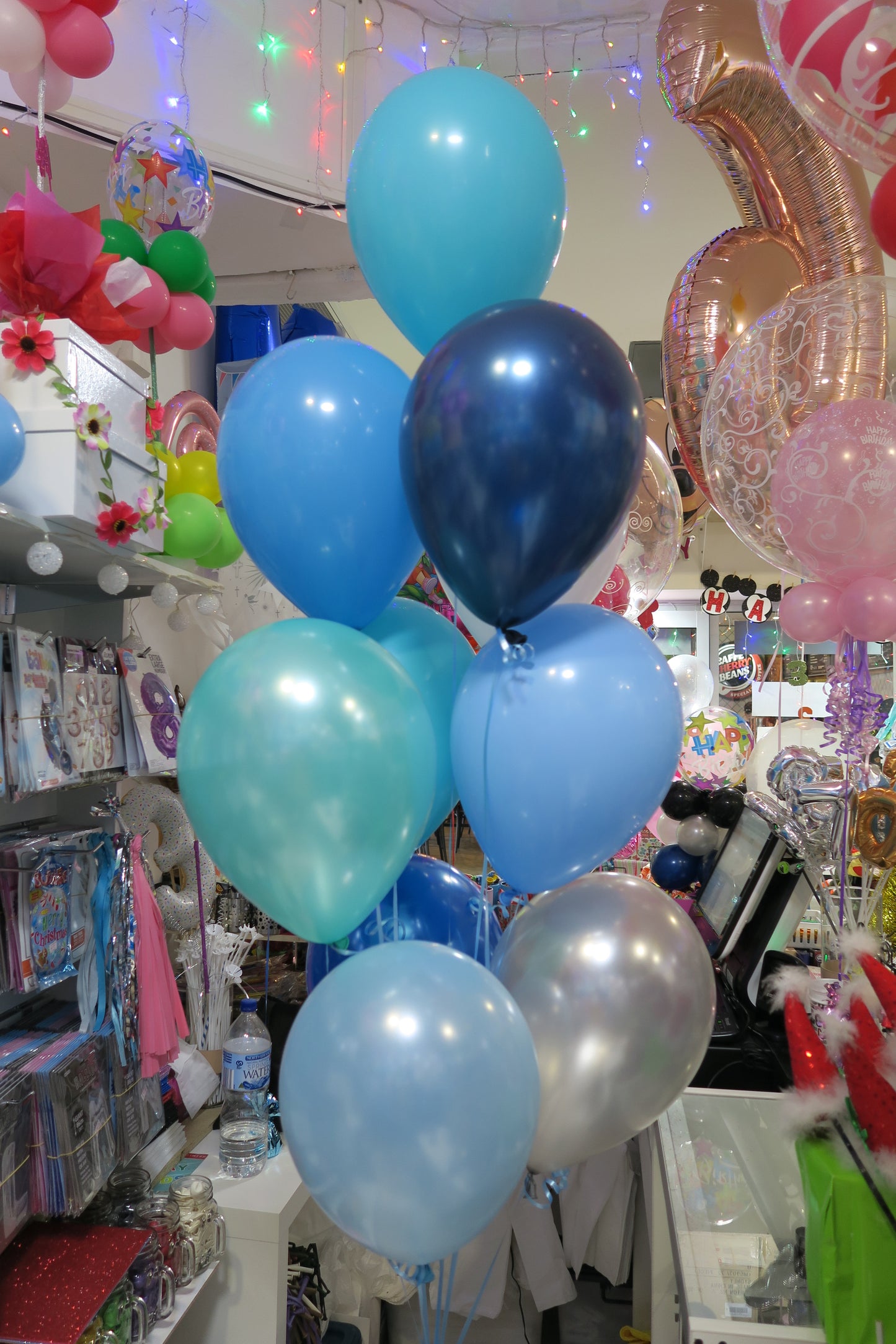 R2D2 Foil Shape and 9  Helium balloon bouquet