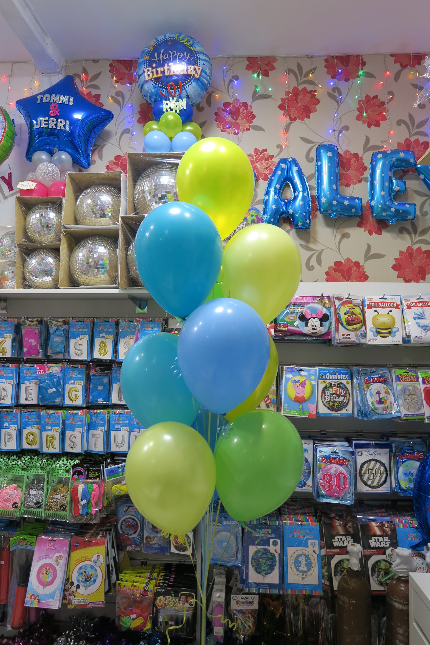 Baby moon foil shape balloon and 9 helium balloon  bouquet