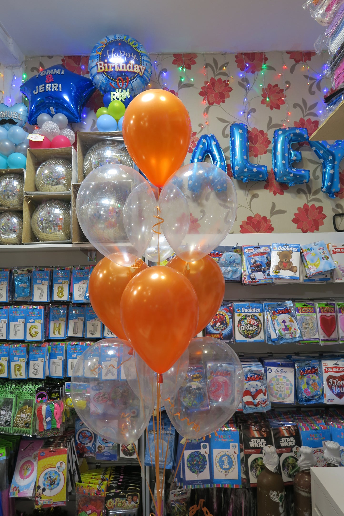 BB-8 Foil Shape and 9 helium  Balloon bouquet