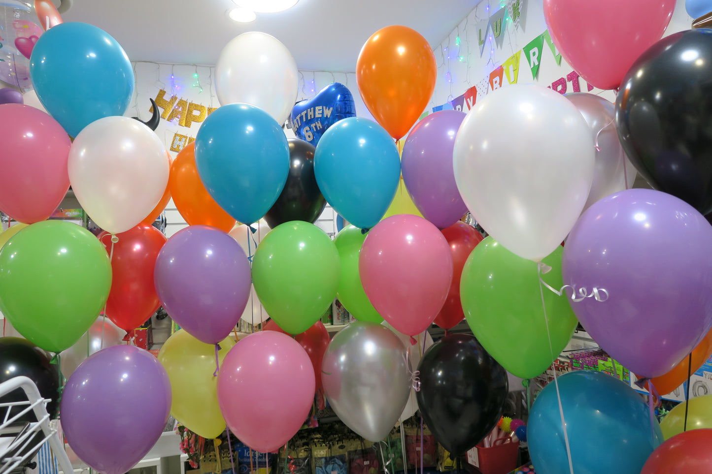 200 ceiling balloons