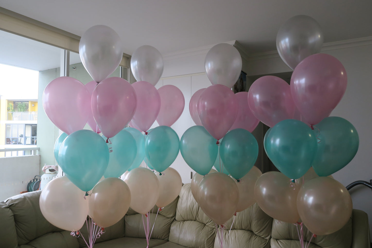 4 x 10 helium balloon bouquet