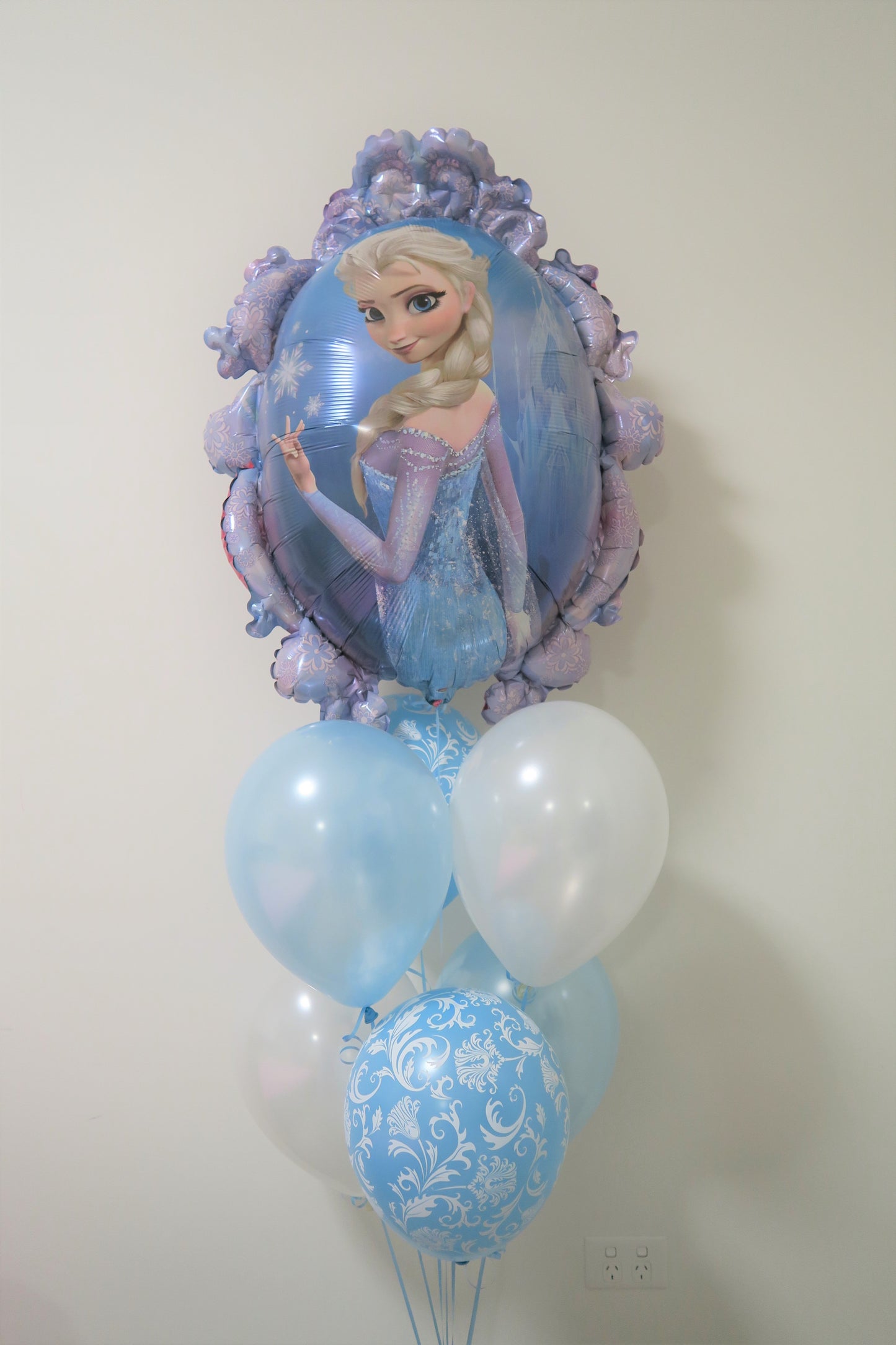 Frozen mirror foil shape and 9 balloon Floor Bouquet