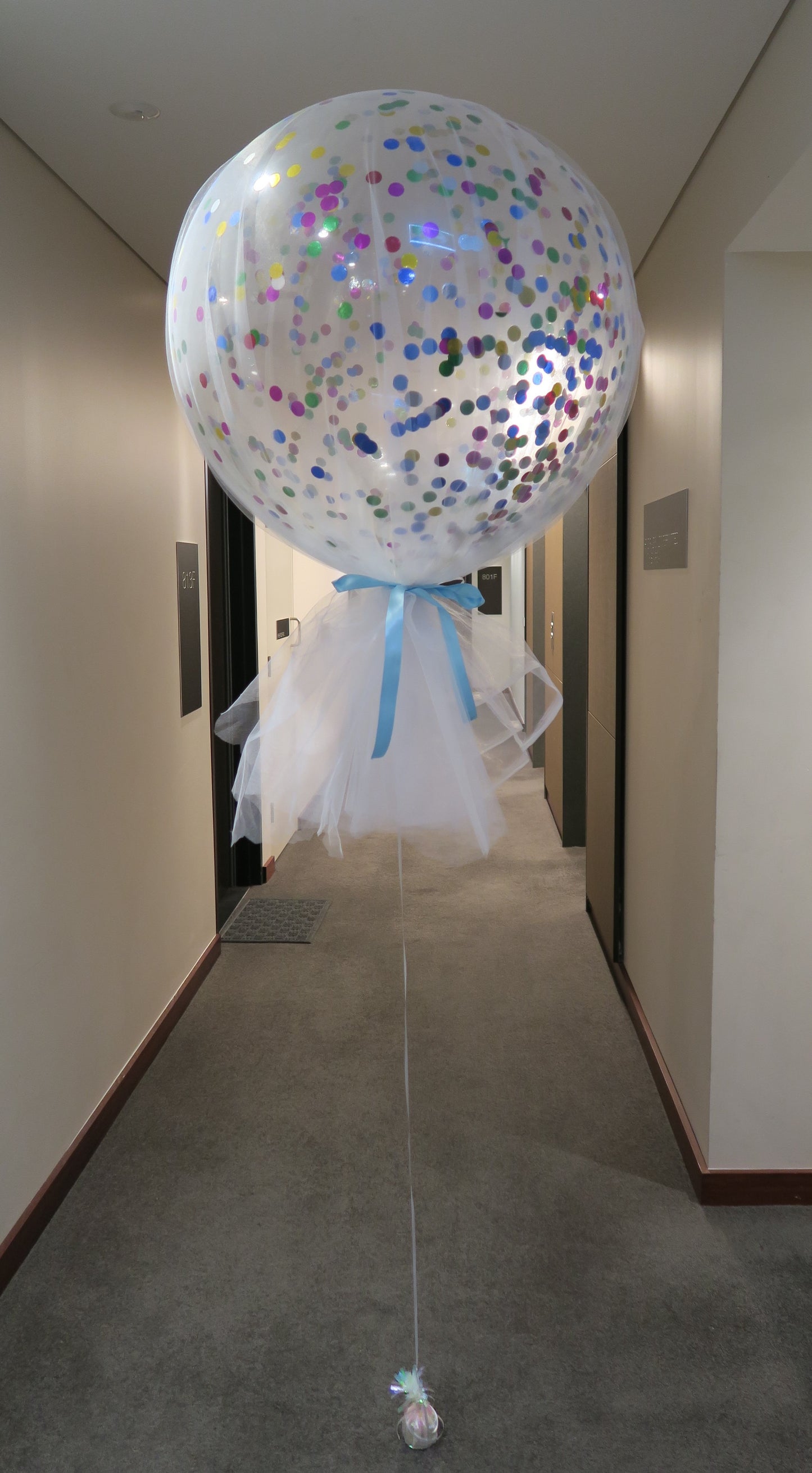 Tulle 3Ft round clear confetti balloon