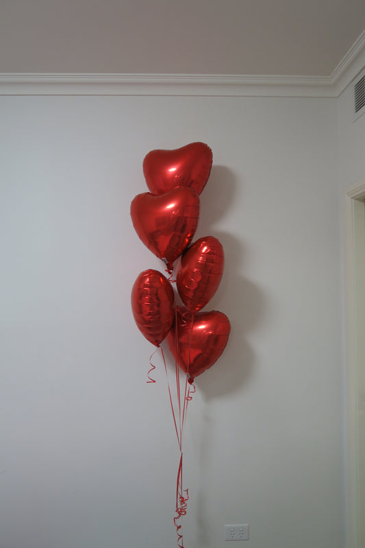 Heart foil shape balloon bouquet