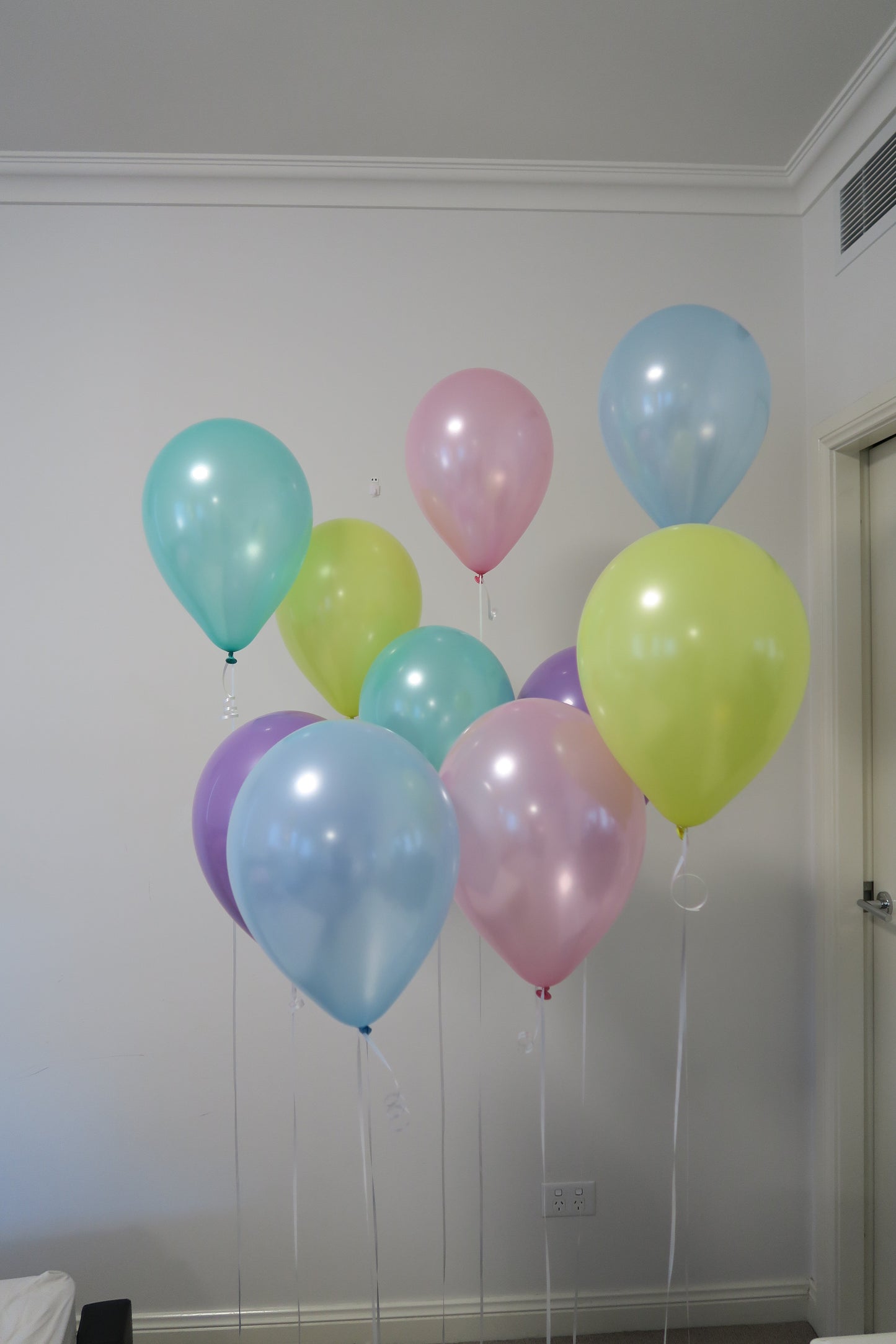 pastel colour balloon arrangement