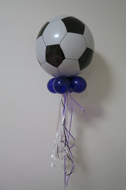 Soccer ball Orbz  balloon Center piece