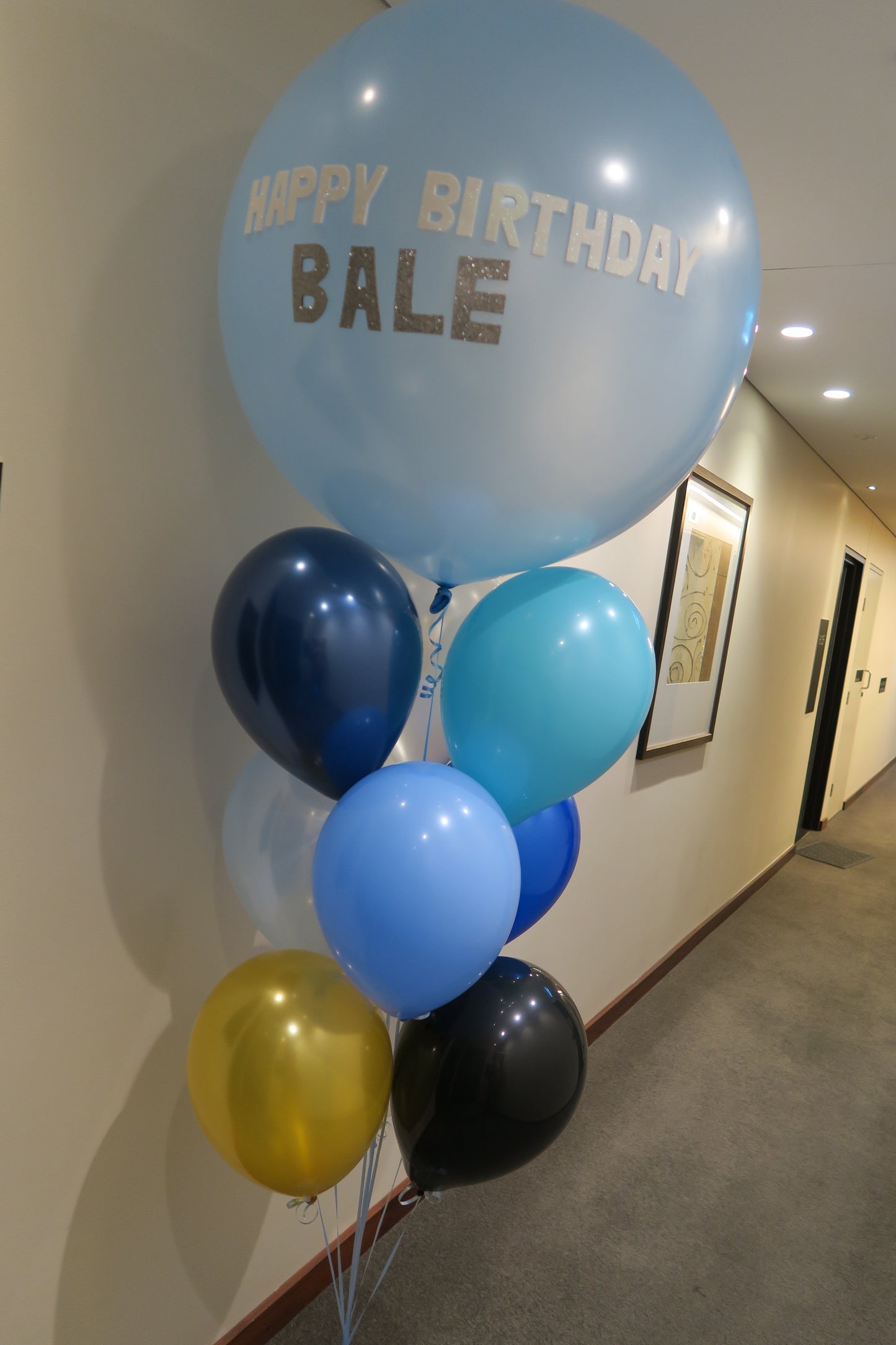 3ft round custome name balloon bouquet