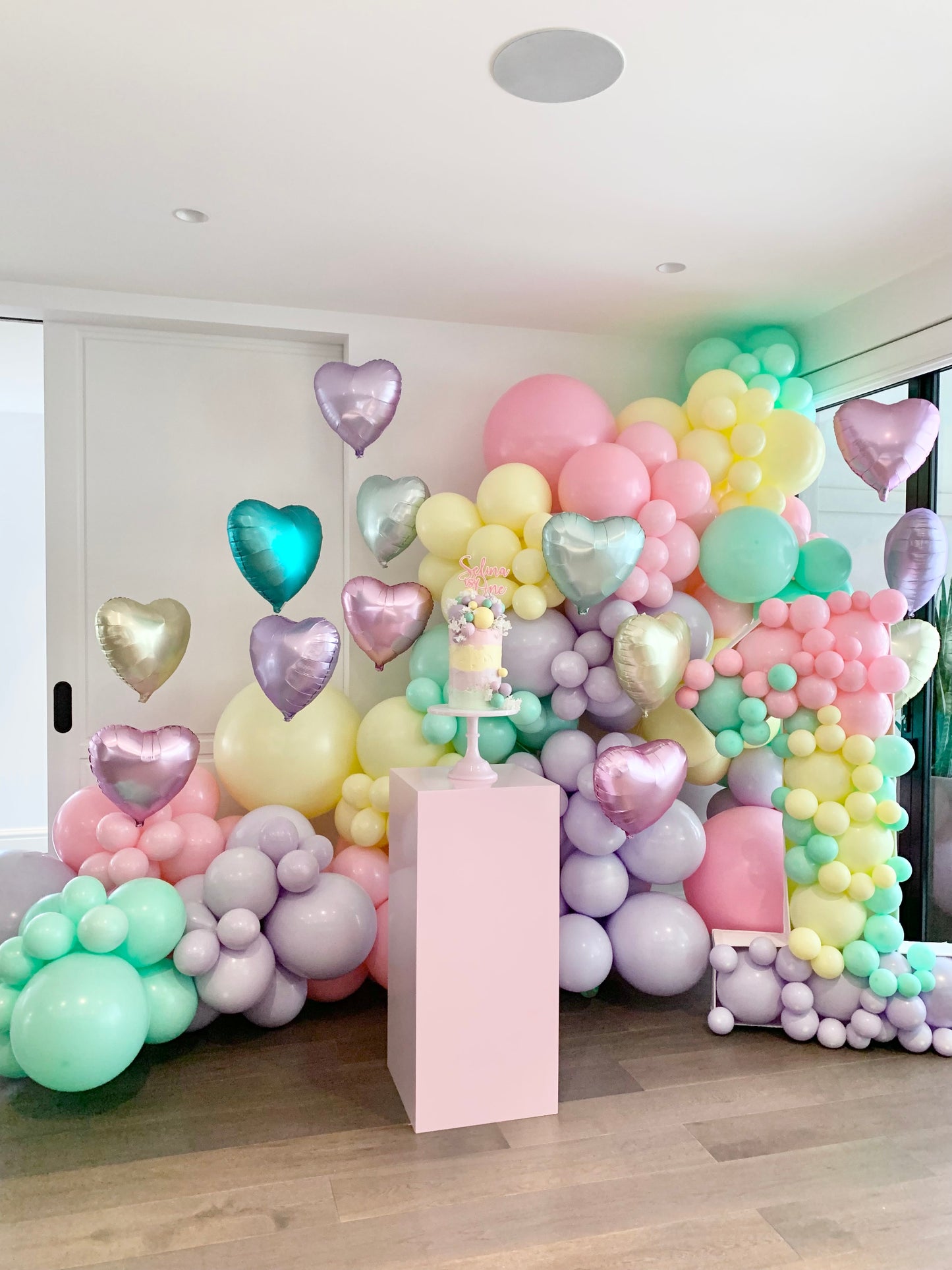 1st Birthday organic styling balloon garland
